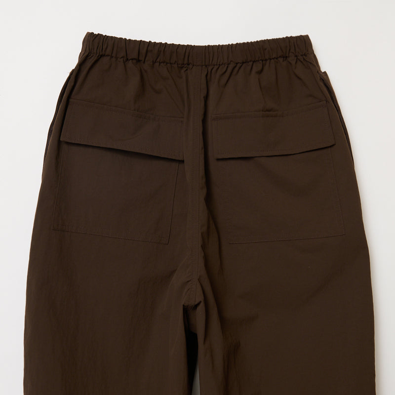 PARACHUTE PANTS / D BROWN