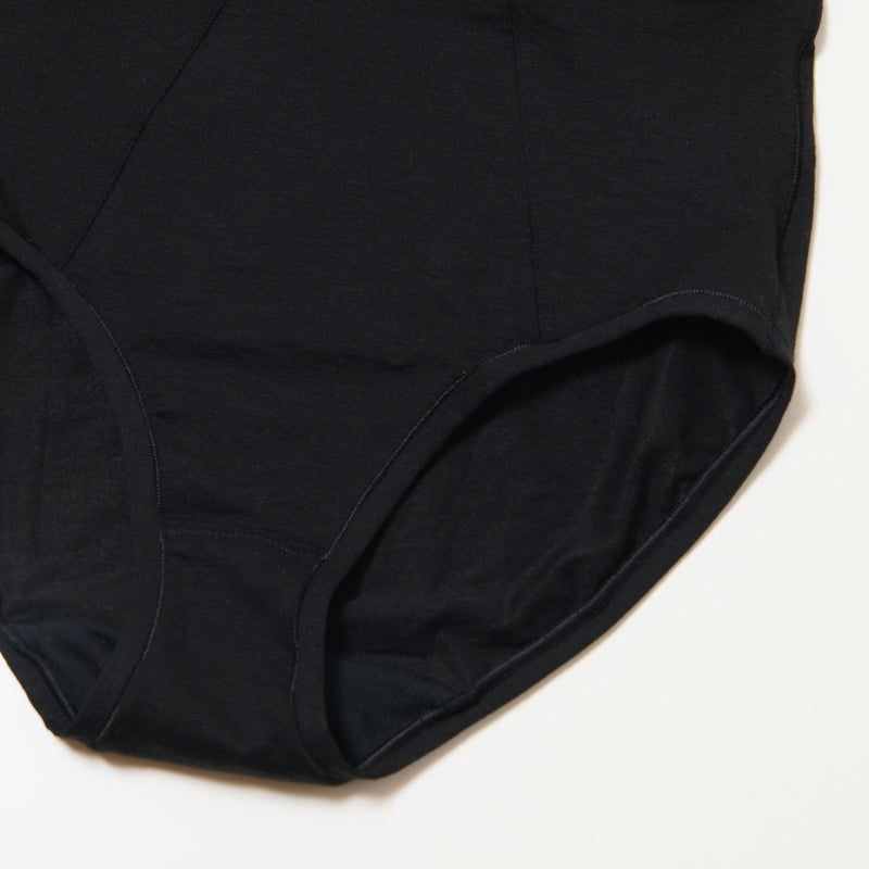 Colour Shorts / NEW BLACK