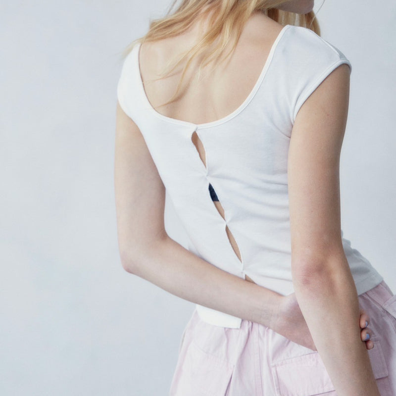 hole s / WHITE