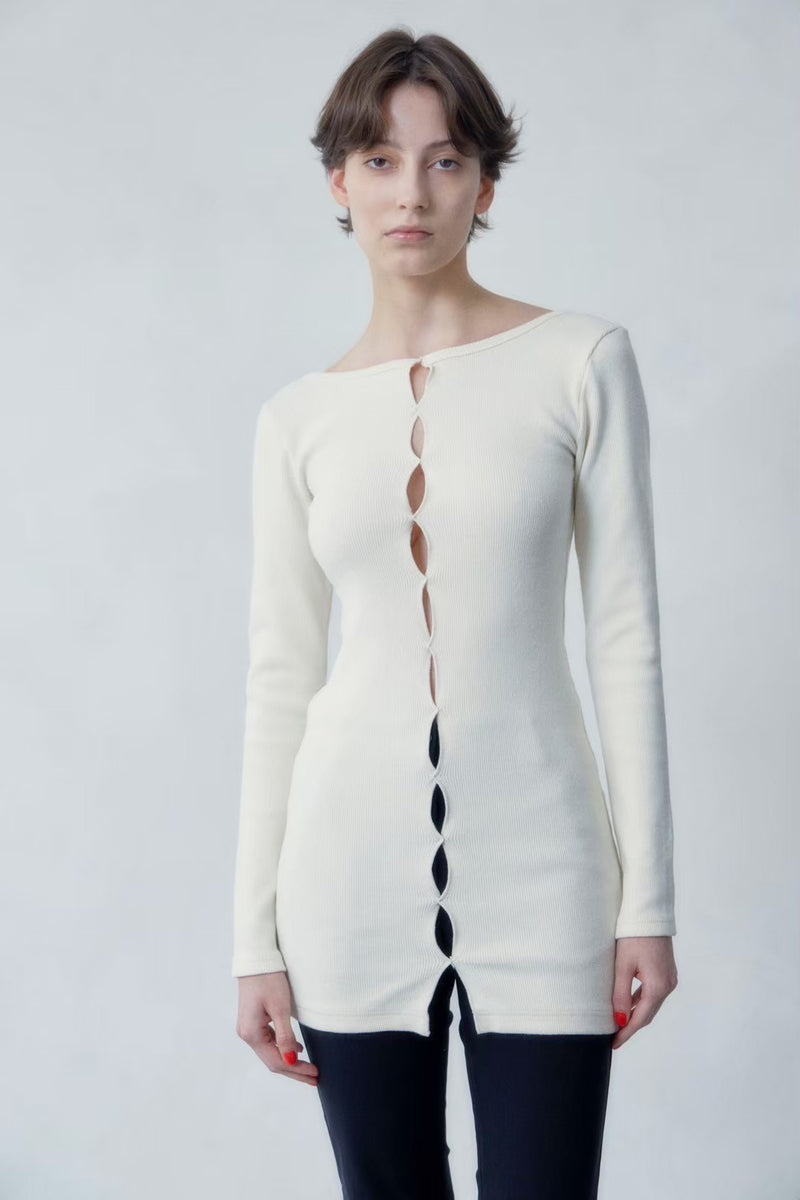 holed top b / D.BROWN